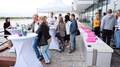 Kölner Lichter 2019 Feuerwerk Rheinufer Personalberatung Headhunting Headhunter Recruiting Direktansprache Coaching Consulting Karriere Karriereagentur Führung Führungskräfte Executive Search DISG Köln Rheinauhafen Düsseldorf Regina Volz